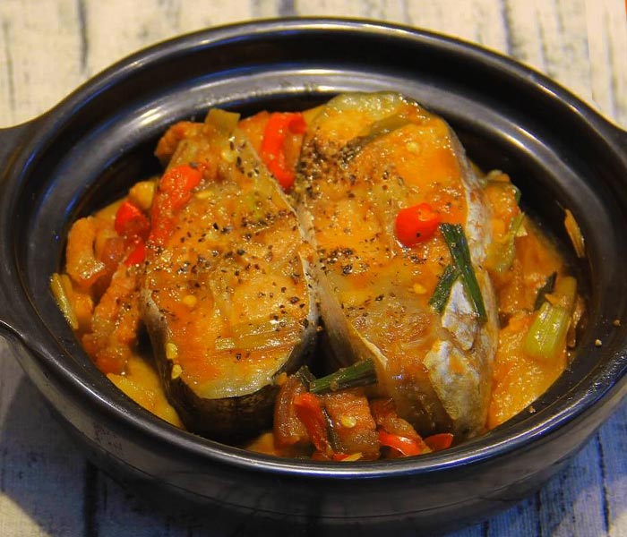 Món cá dứa kho tộ cực hấp dẫn với cơm nóng
